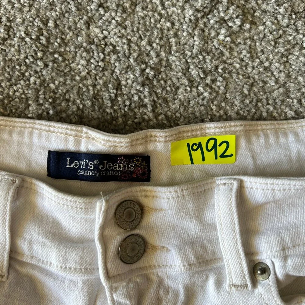 Levi’s shorts womens 7 white jean shorty shorts casual‎ denim vacation summer - Picture 5 of 10